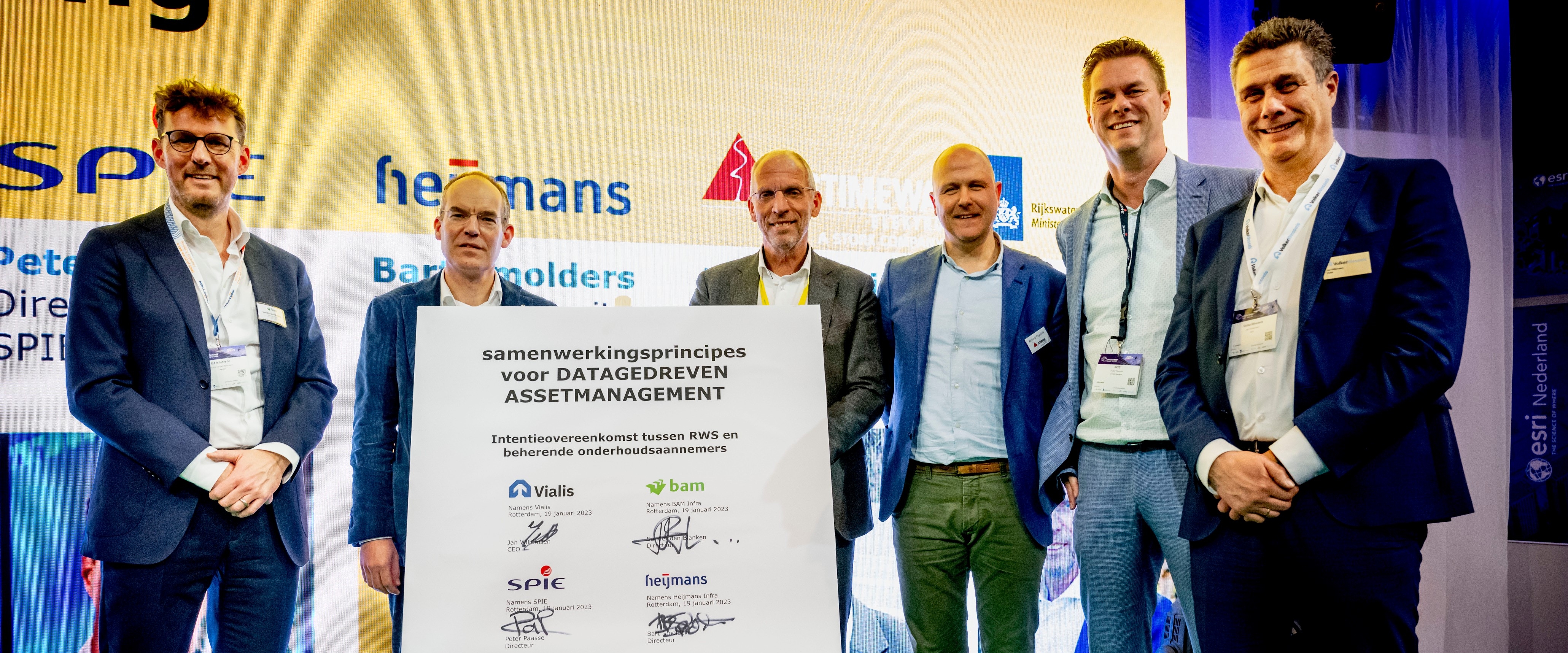 Directeuren ondertekenen samenwerkingsverband