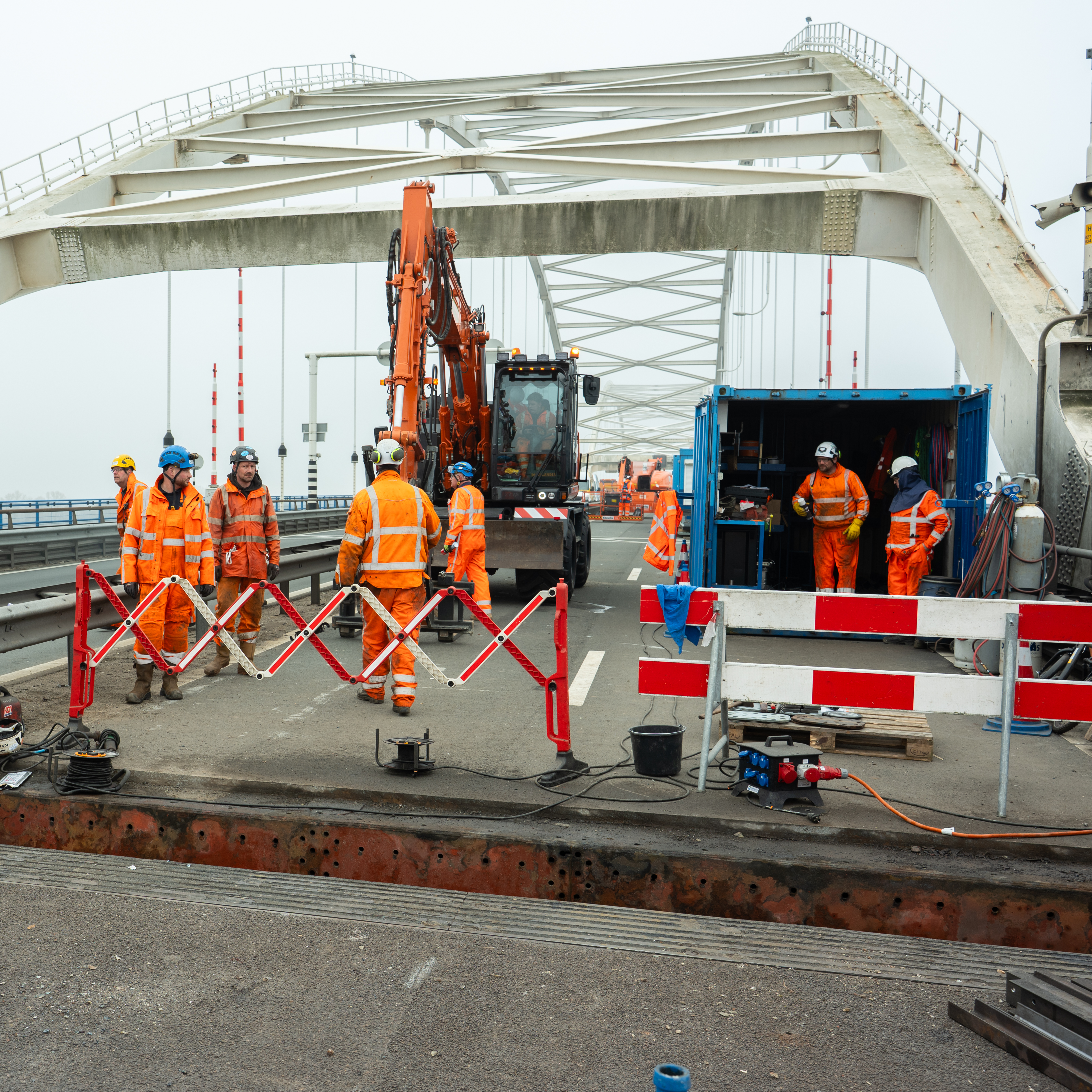 werkzaamheden SPIE merwedebrug
